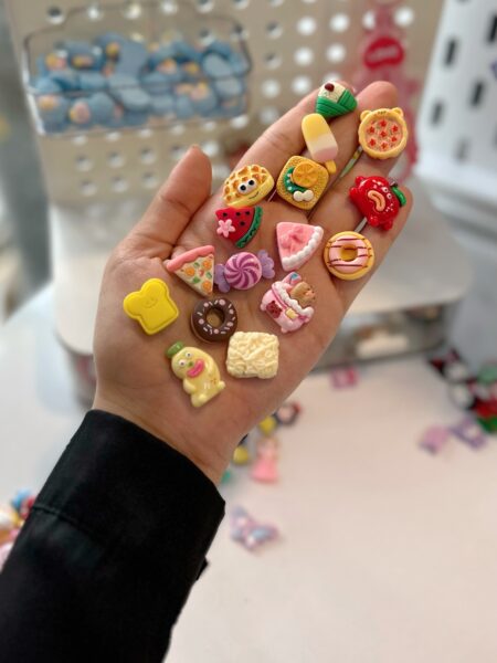 استیکر برجسته فانتزی شیرینیجات