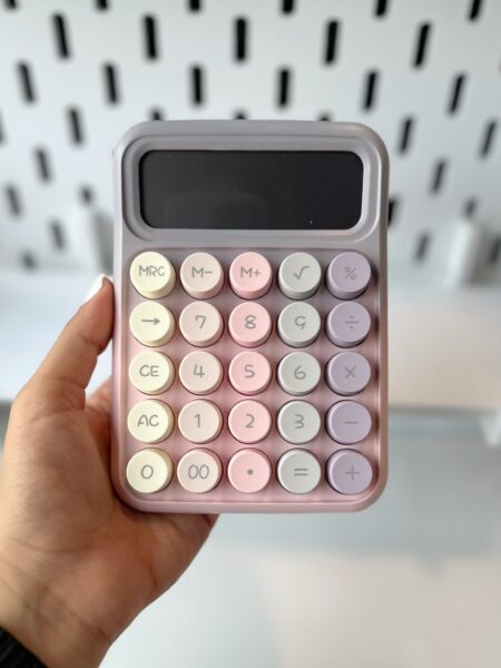 ماشین حساب فانتزی دکمه پاستلی کد Rz817